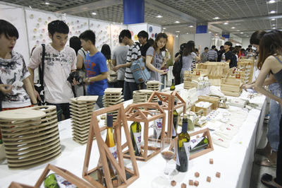 匠心独运，设计未来——全国艺术院校专家评点山东工艺美术学院毕业展
